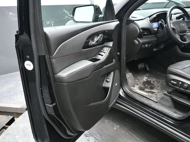 Used 2023 Chevrolet Traverse RS image 17