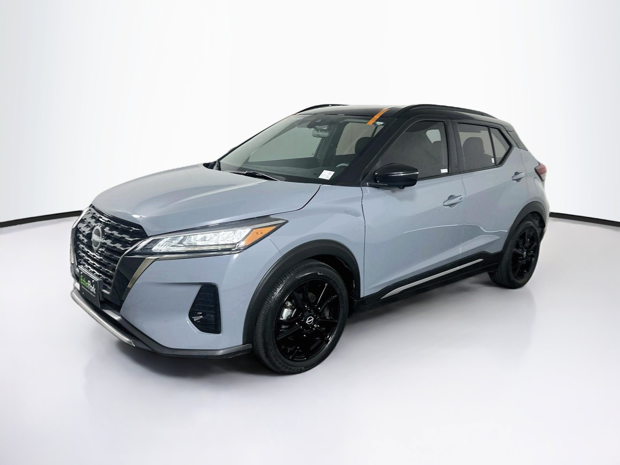Used 2023 Nissan Kicks SR FWD image 3