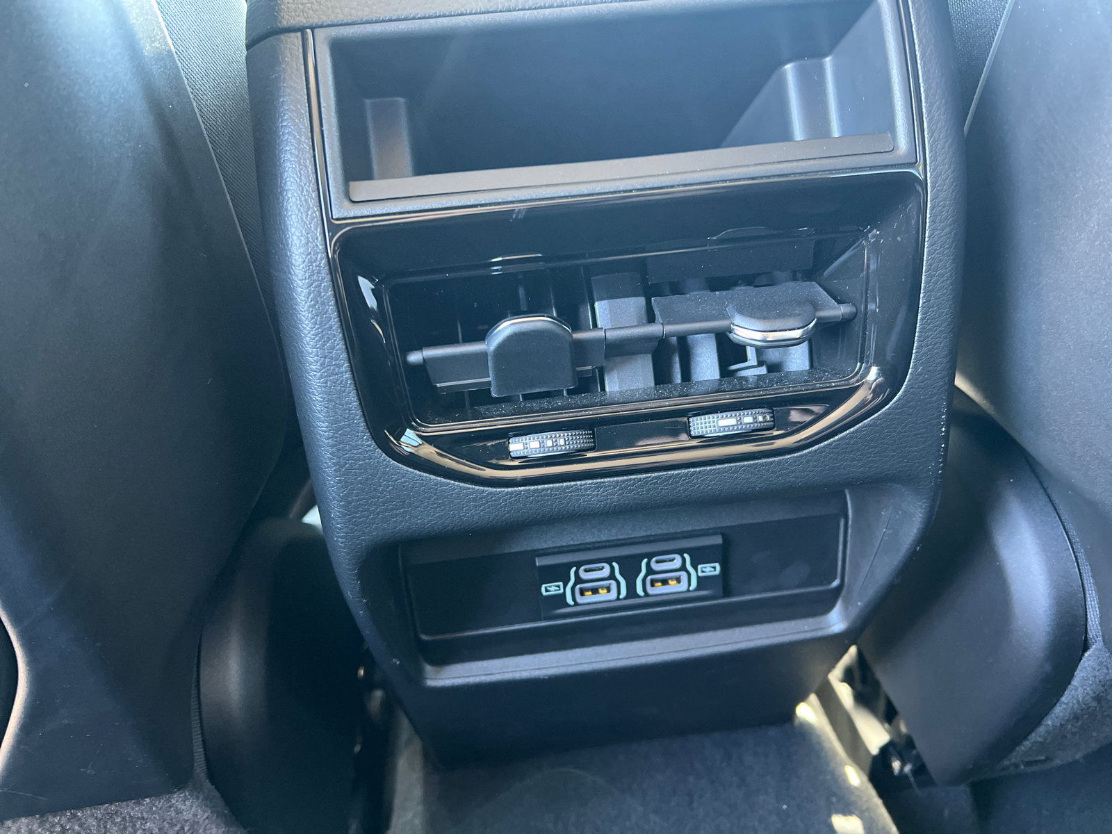 Used 2023 Jeep Grand Cherokee Laredo image 23