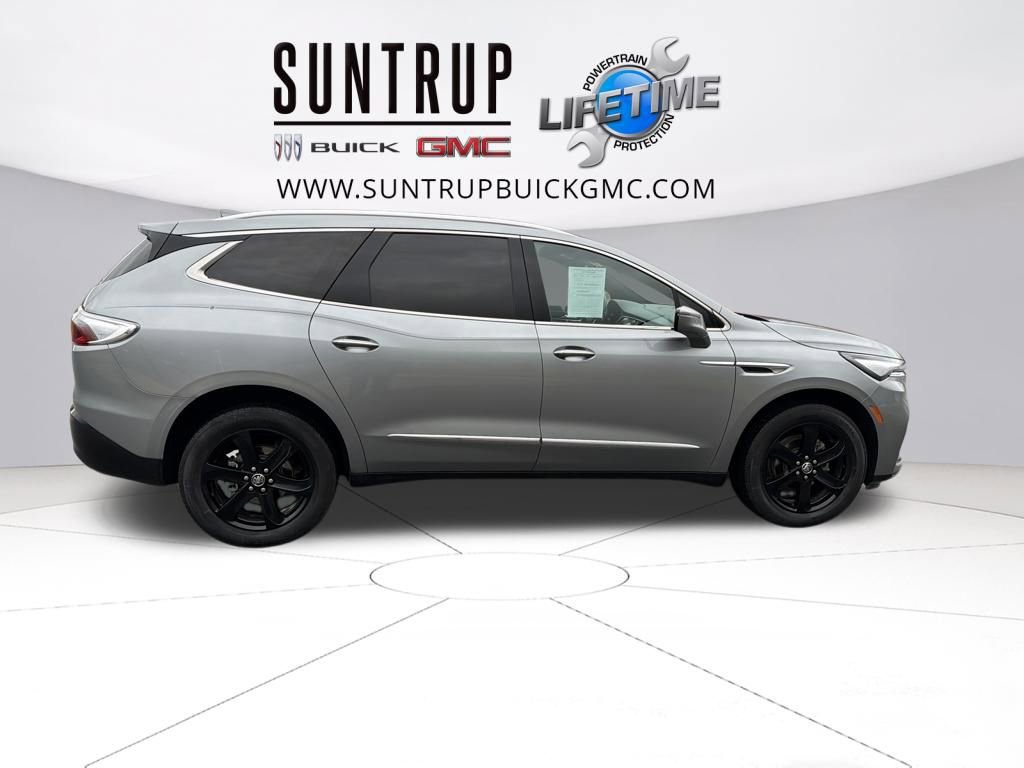 Used 2024 Buick Enclave Essence w/ Experience Buick Package image 7