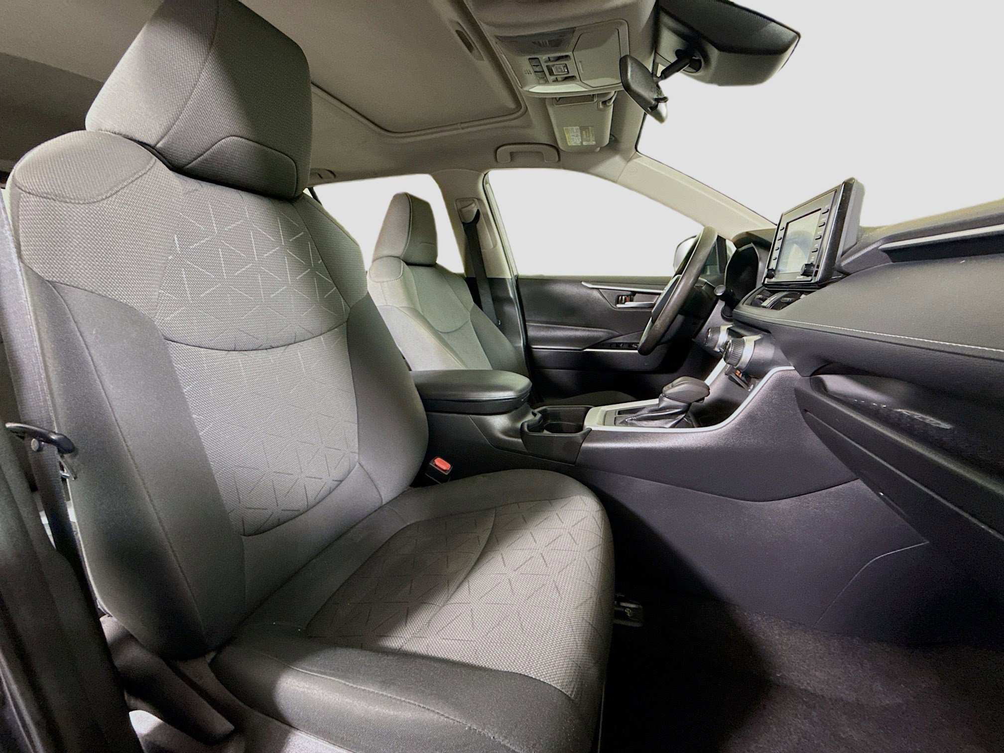 Used 2021 Toyota RAV4 XLE w/ Convenience Package image 29