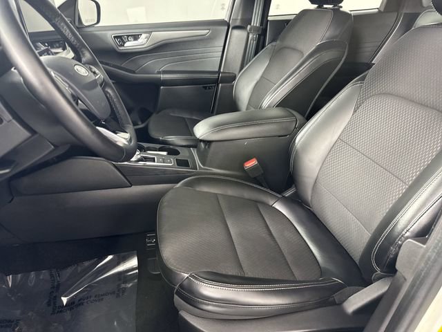 Used 2023 Ford Escape SE image 4
