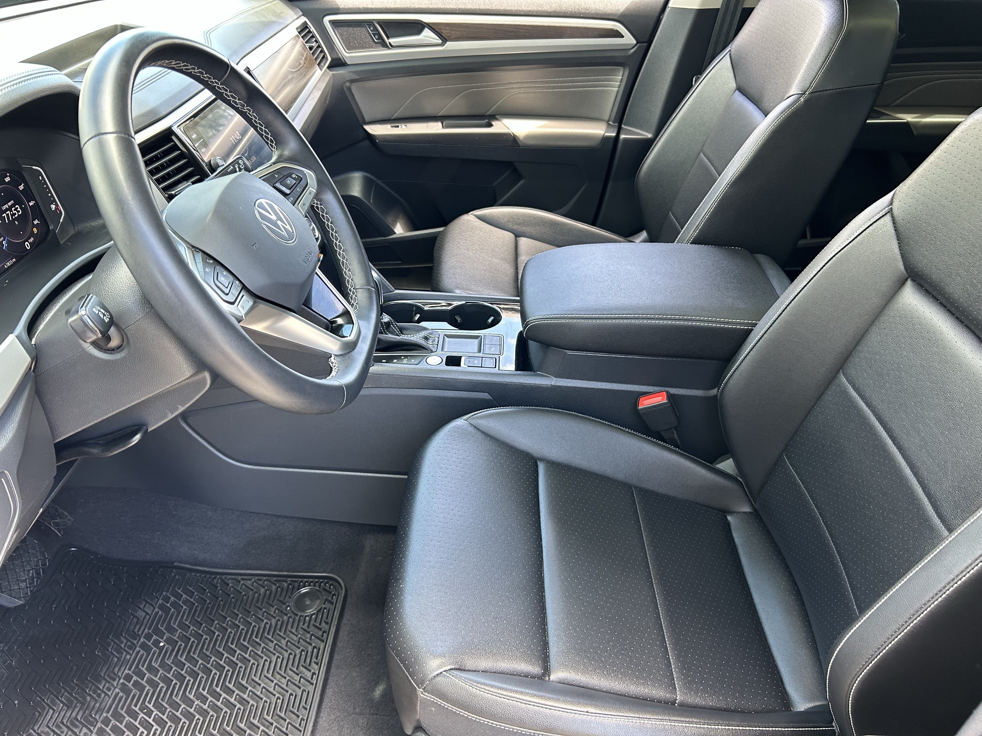 Used 2023 Volkswagen Atlas SE w/ Panoramic Sunroof Package FWD image 18