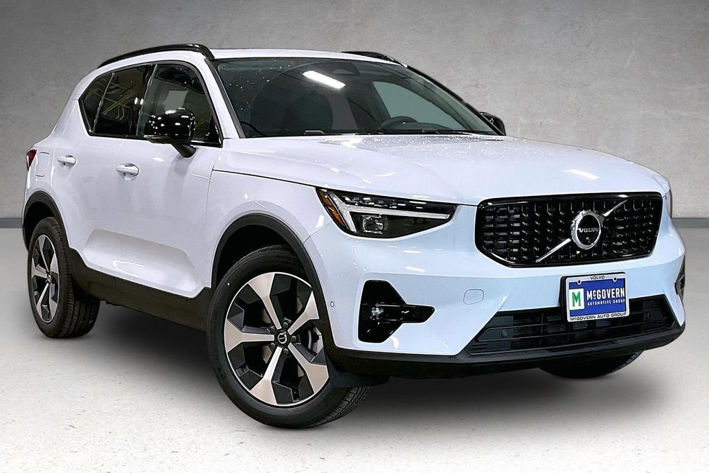 New 2026 Volvo XC40 B5 Plus w/ Protection Package Premier AWD/4WD image 2