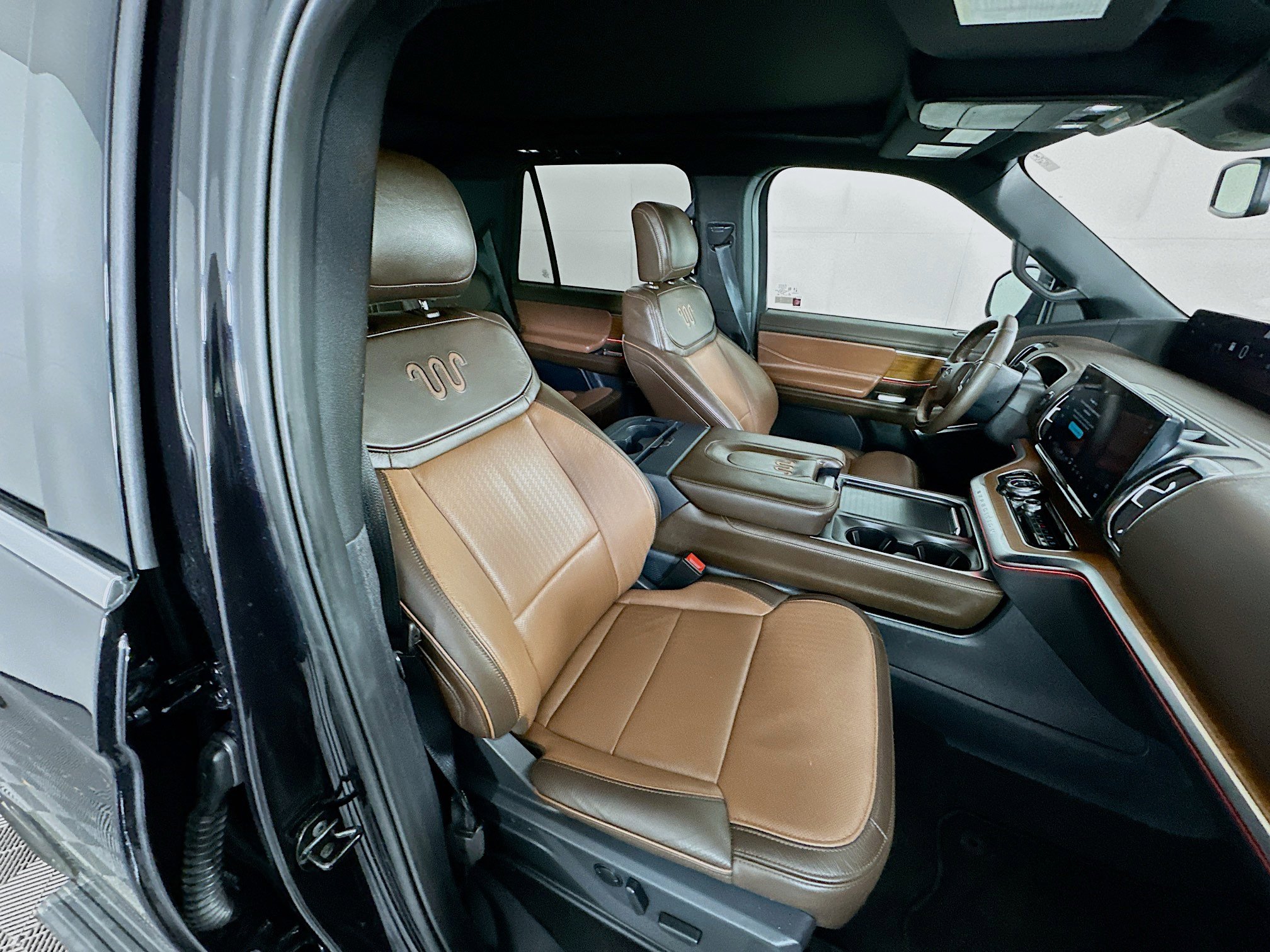 Used 2025 Ford Expedition King Ranch image 33