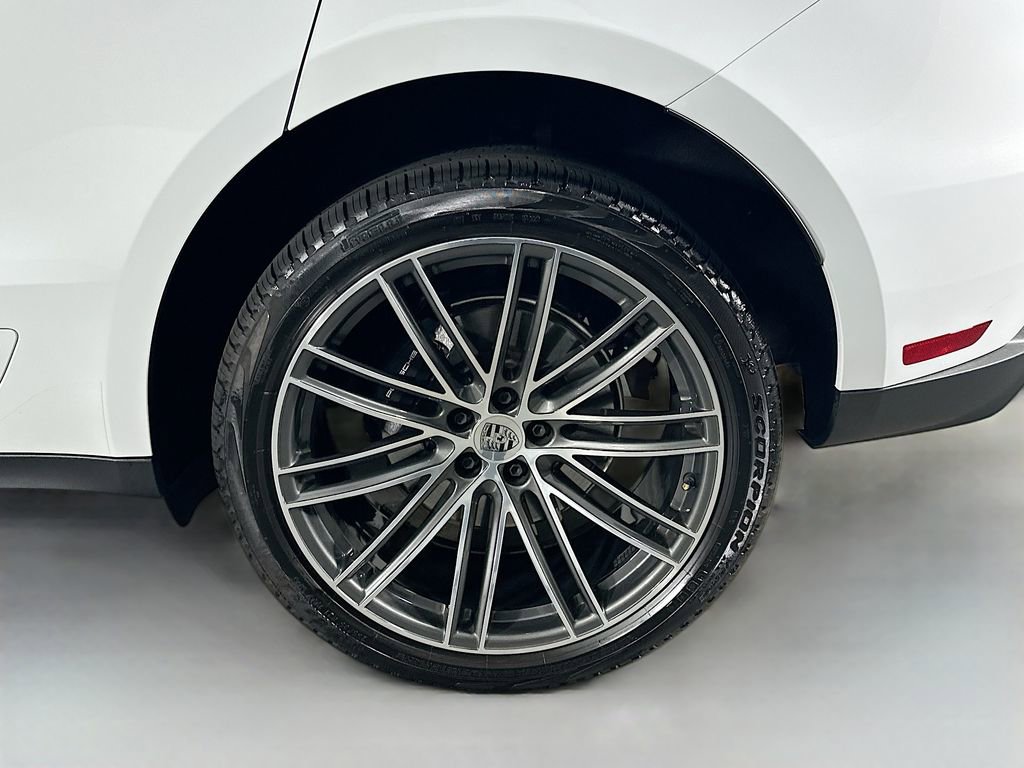 Certified 2025 Porsche Macan image 33