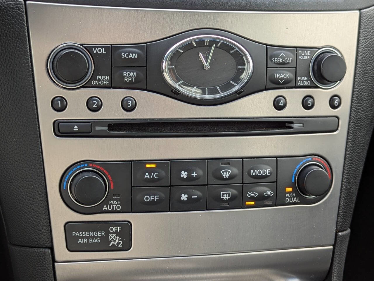 Used 2015 INFINITI Q40 AWD w/ Moonroof Package image 22