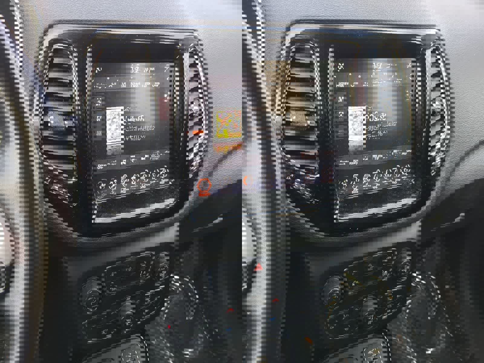 Certified 2021 Jeep Compass Limited image 34