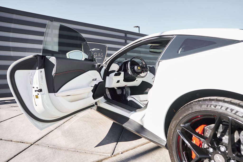 Used 2022 Ferrari Roma image 31