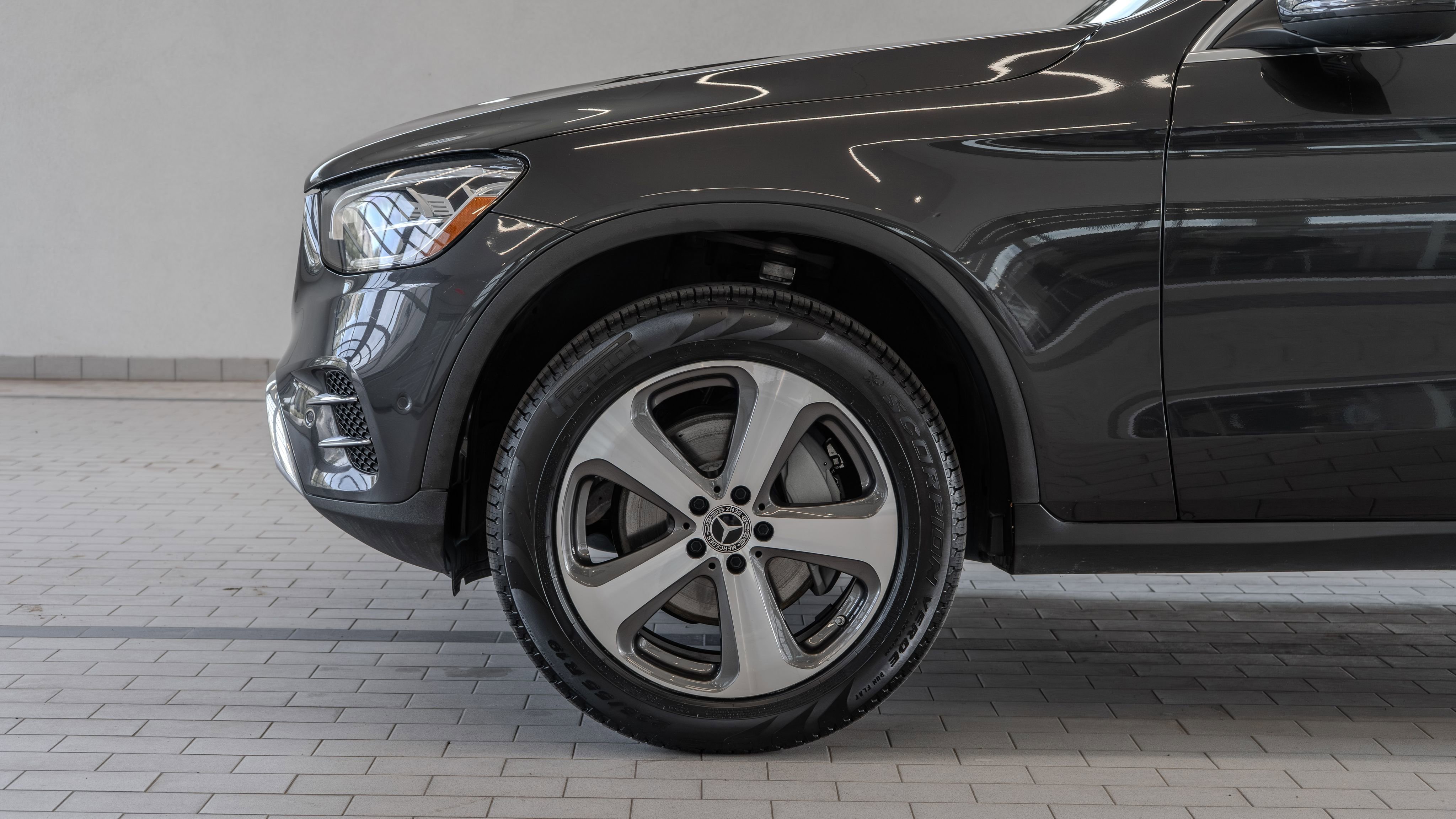 Certified 2022 Mercedes-Benz GLC 300 4MATIC image 4