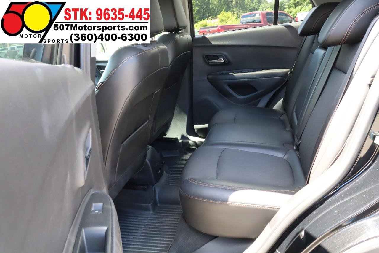 Used 2019 Chevrolet Trax LT w/ Sun & Sound Package AWD/4WD image 13