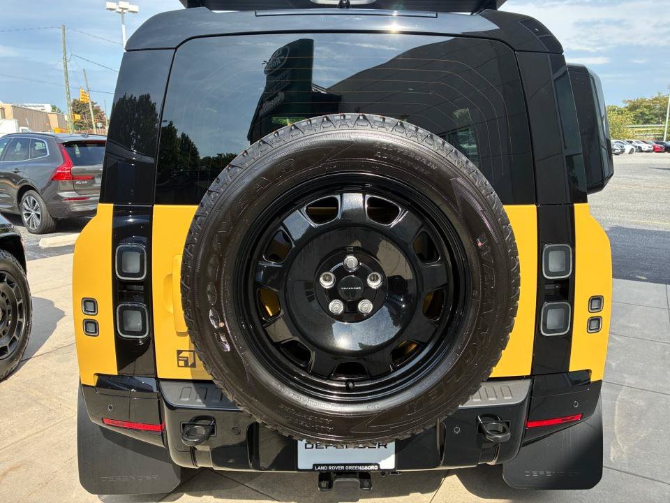 New 2026 Land Rover Defender 110 Trophy Edition AWD/4WD image 11