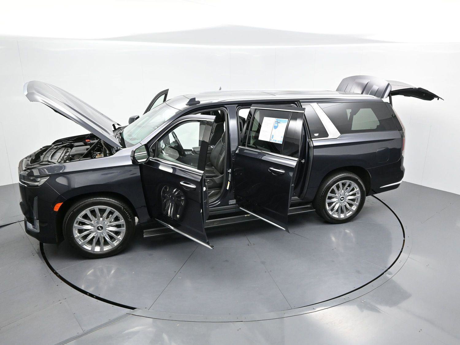 Certified 2024 Cadillac Escalade ESV Premium Luxury Platinum AWD/4WD image 48