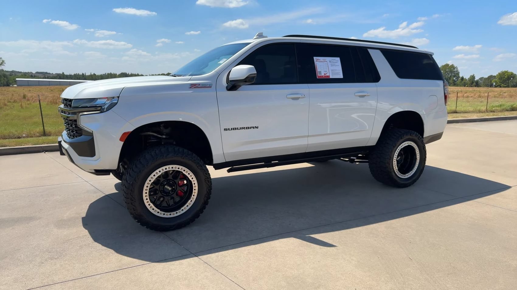 Used 2022 Chevrolet Suburban Z71 w/ Luxury Package AWD/4WD image 5