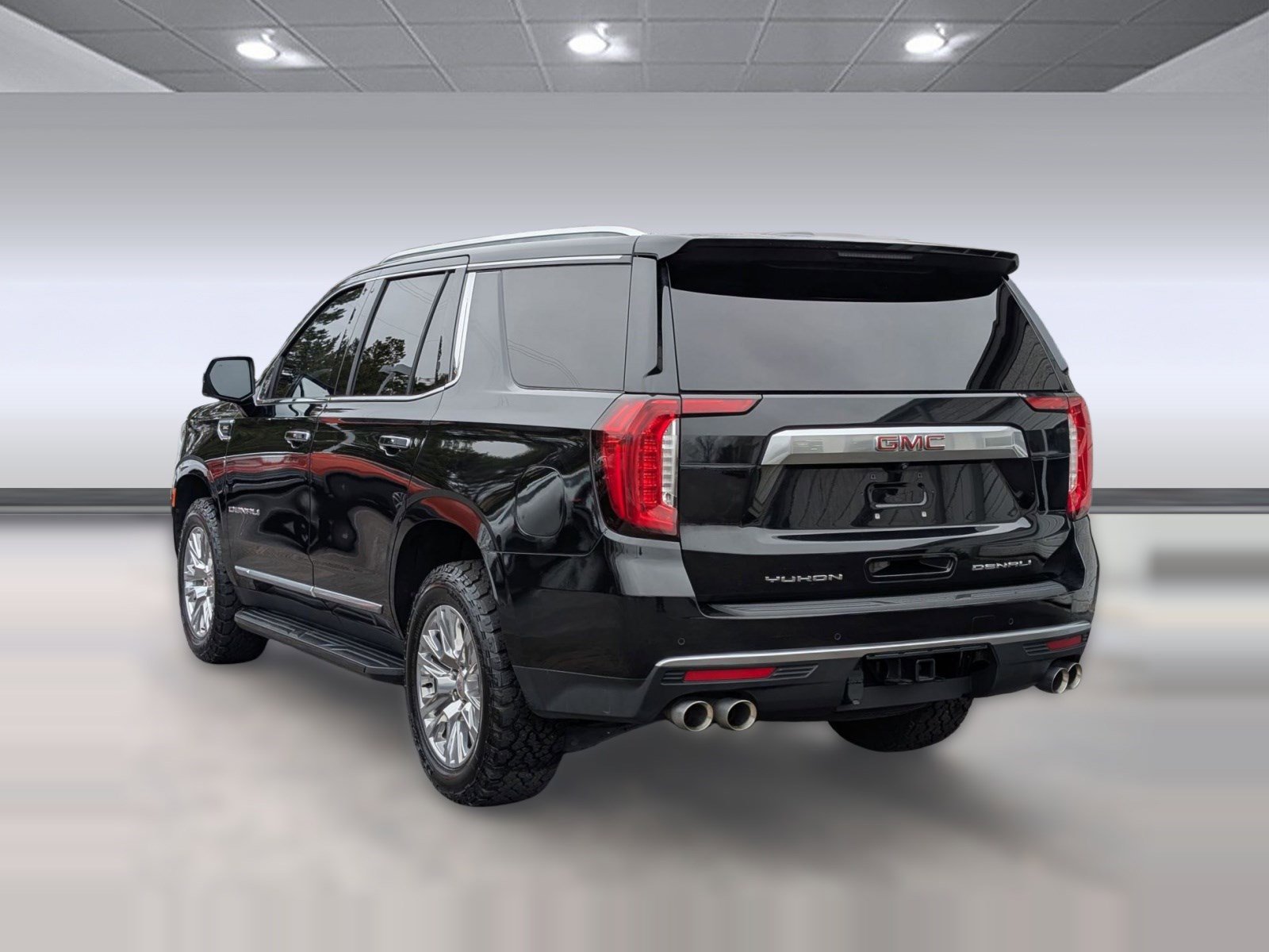 Used 2023 GMC Yukon Denali image 3