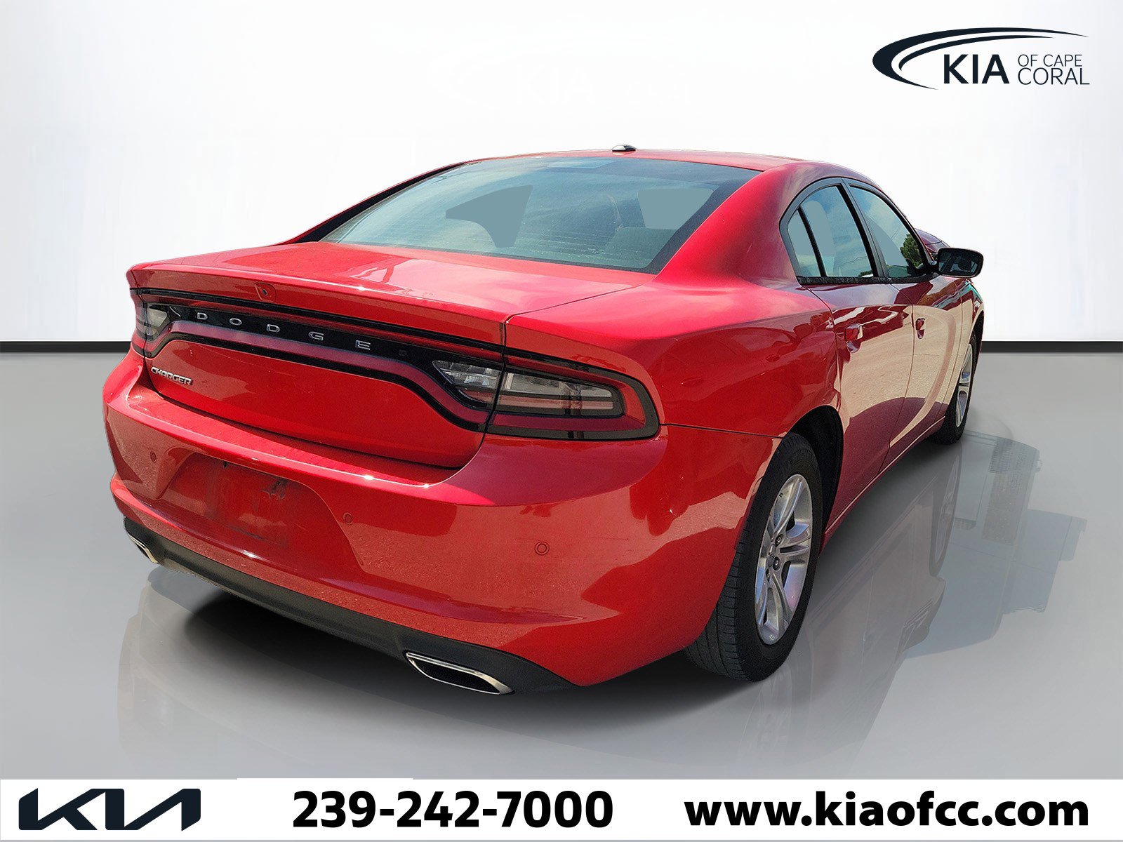 Used 2022 Dodge Charger SXT image 4