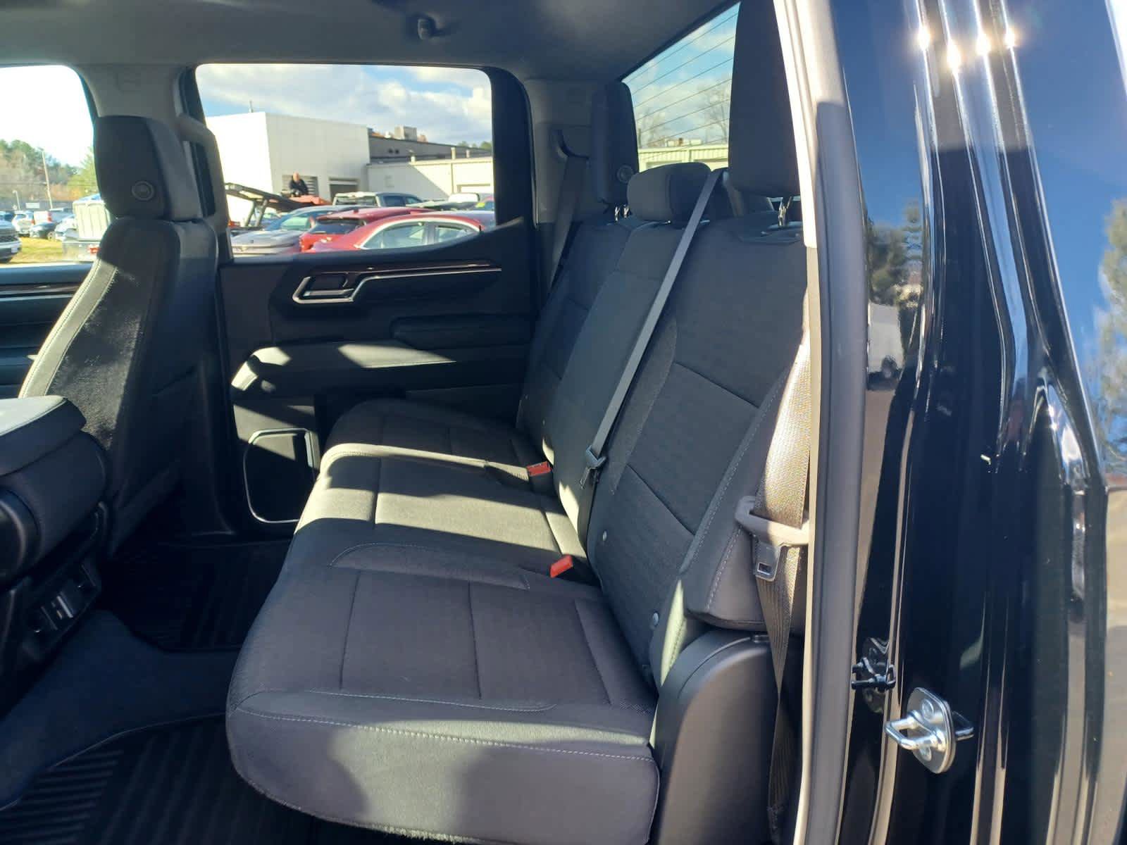 Used 2025 Chevrolet Silverado 1500 LT AWD/4WD image 19