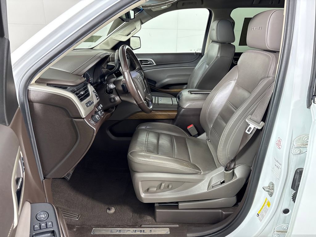 Used 2020 GMC Yukon XL Denali AWD/4WD image 32