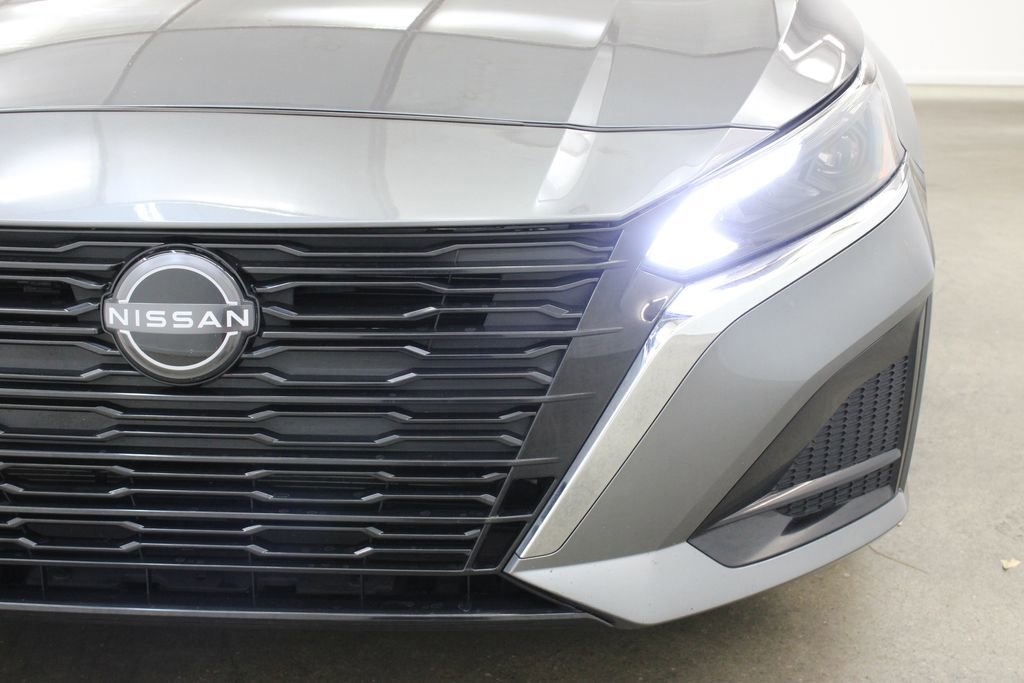 Used 2024 Nissan Altima 2.5 SV image 8