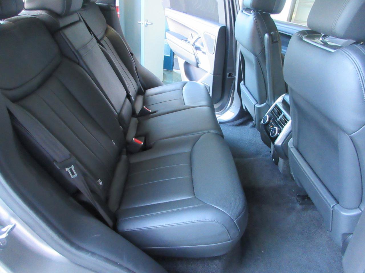 Used 2023 Land Rover Range Rover SE AWD/4WD image 36