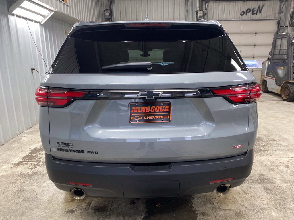 Used 2023 Chevrolet Traverse RS w/ LPO, Floor Liner Package AWD/4WD image 7