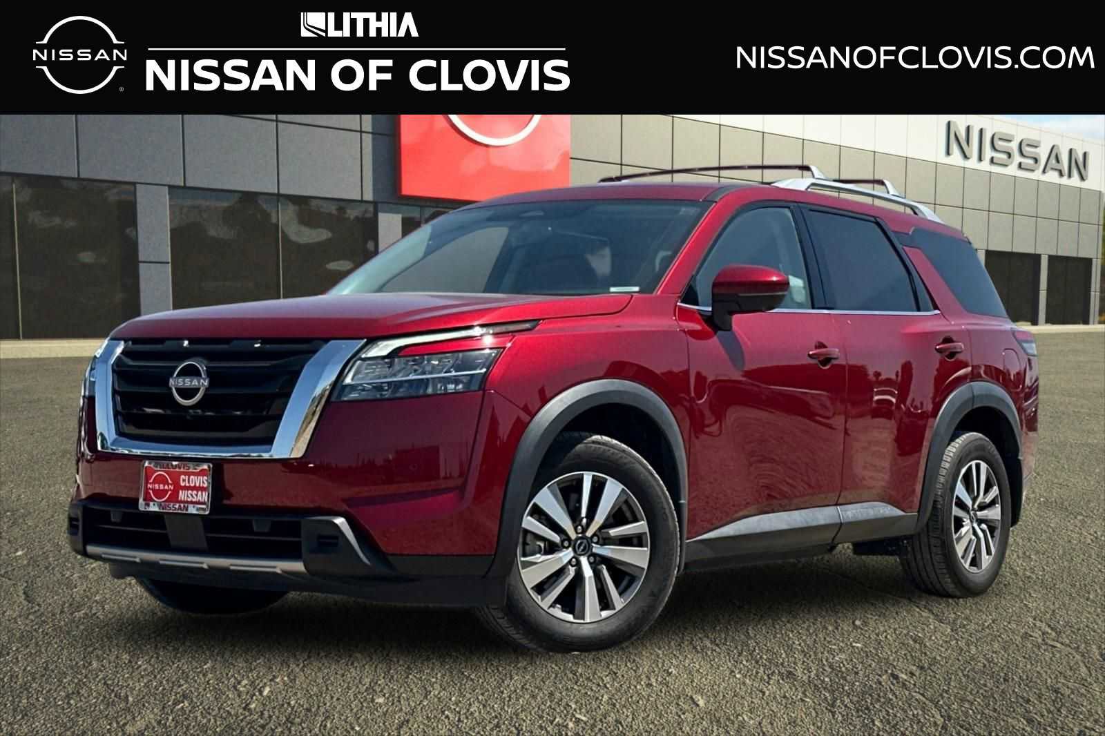 Used 2023 Nissan Pathfinder SL image 1