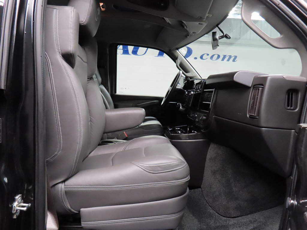 Used 2022 GMC Savana 2500 Extended w/ Enhanced Convenience Package image 26