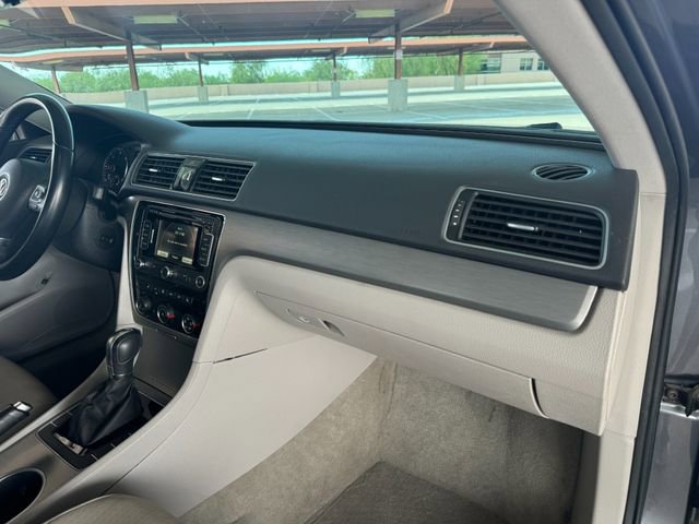 Used 2014 Volkswagen Passat TDI SE FWD image 39