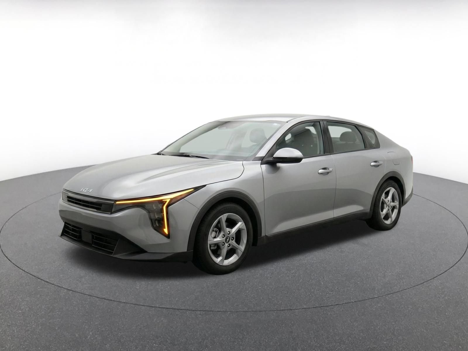 Used 2025 Kia K4 FWD image 3