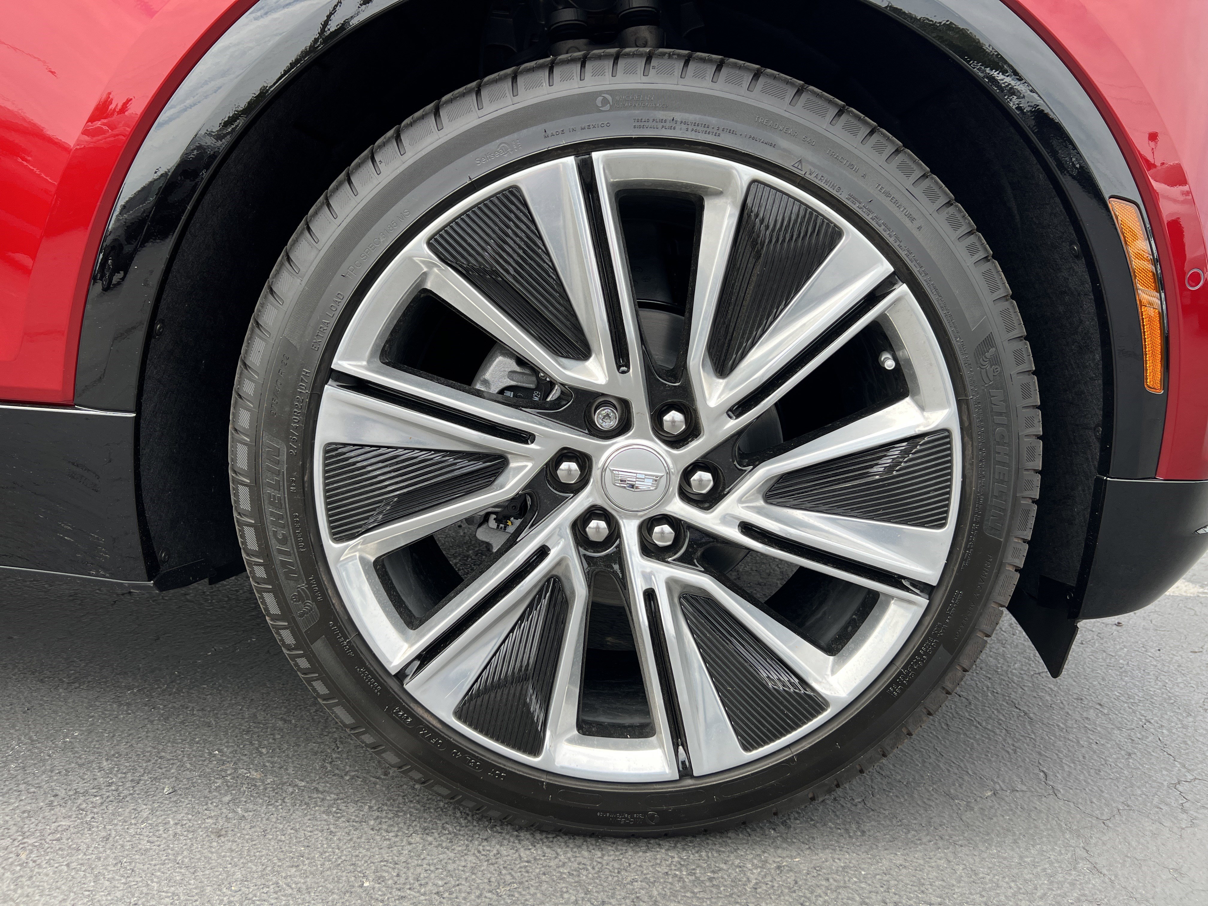 New 2025 Cadillac Lyriq Luxury image 11