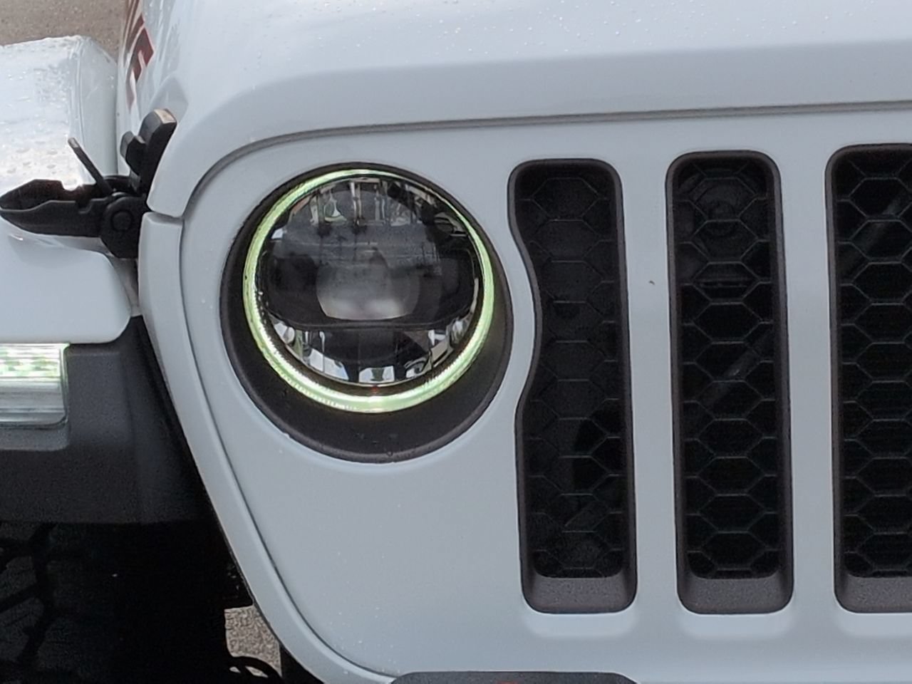 Used 2023 Jeep Gladiator Mojave w/ LED Lighting Group AWD/4WD image 9