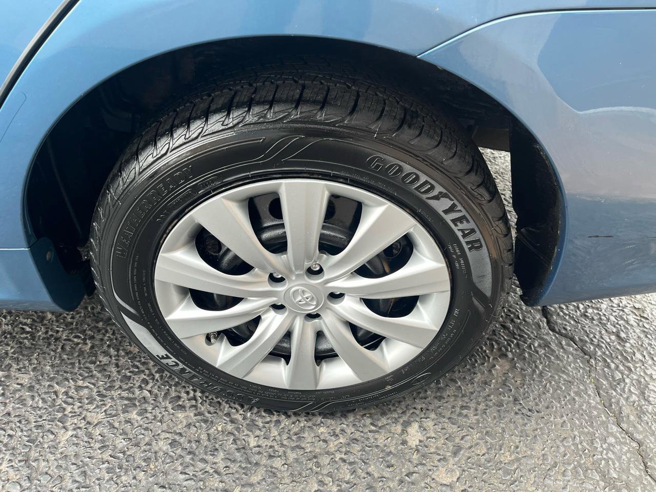 Used 2013 Toyota Corolla LE FWD image 14
