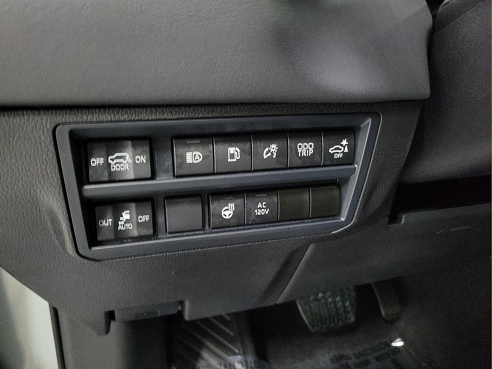 Certified 2025 Toyota Sequoia Platinum AWD/4WD image 13