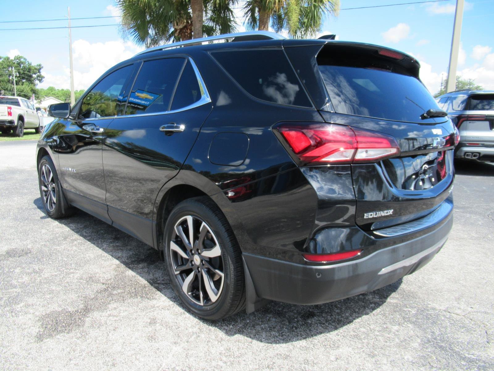 Used 2022 Chevrolet Equinox Premier AWD/4WD image 8
