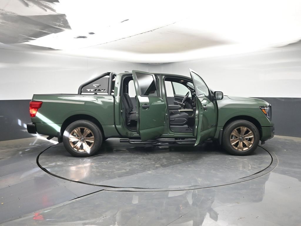 Used 2024 Nissan Titan SV w/ SV Bronze Edition Package image 47