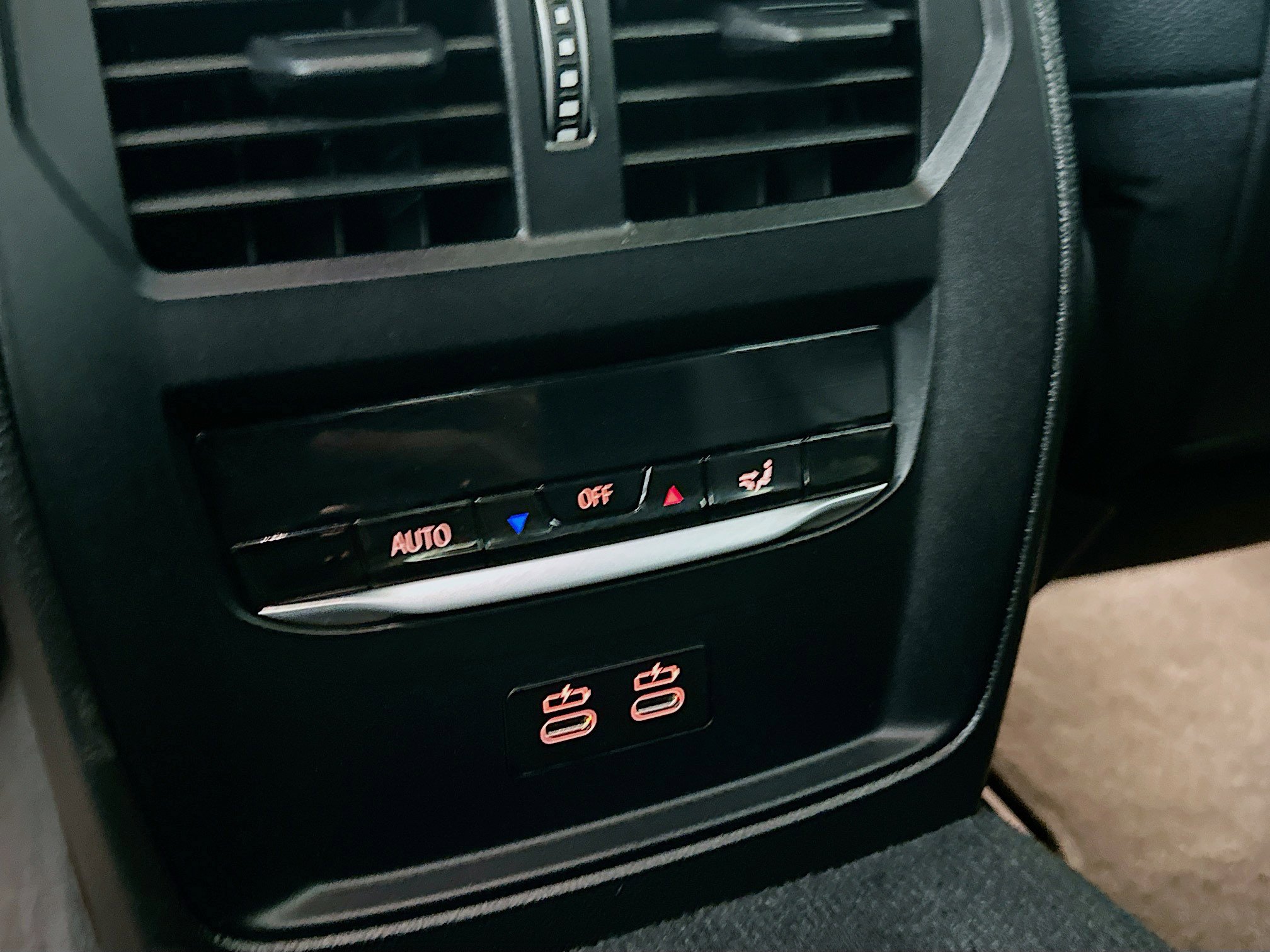 Used 2024 BMW i4 eDrive35 w/ Convenience Package image 28