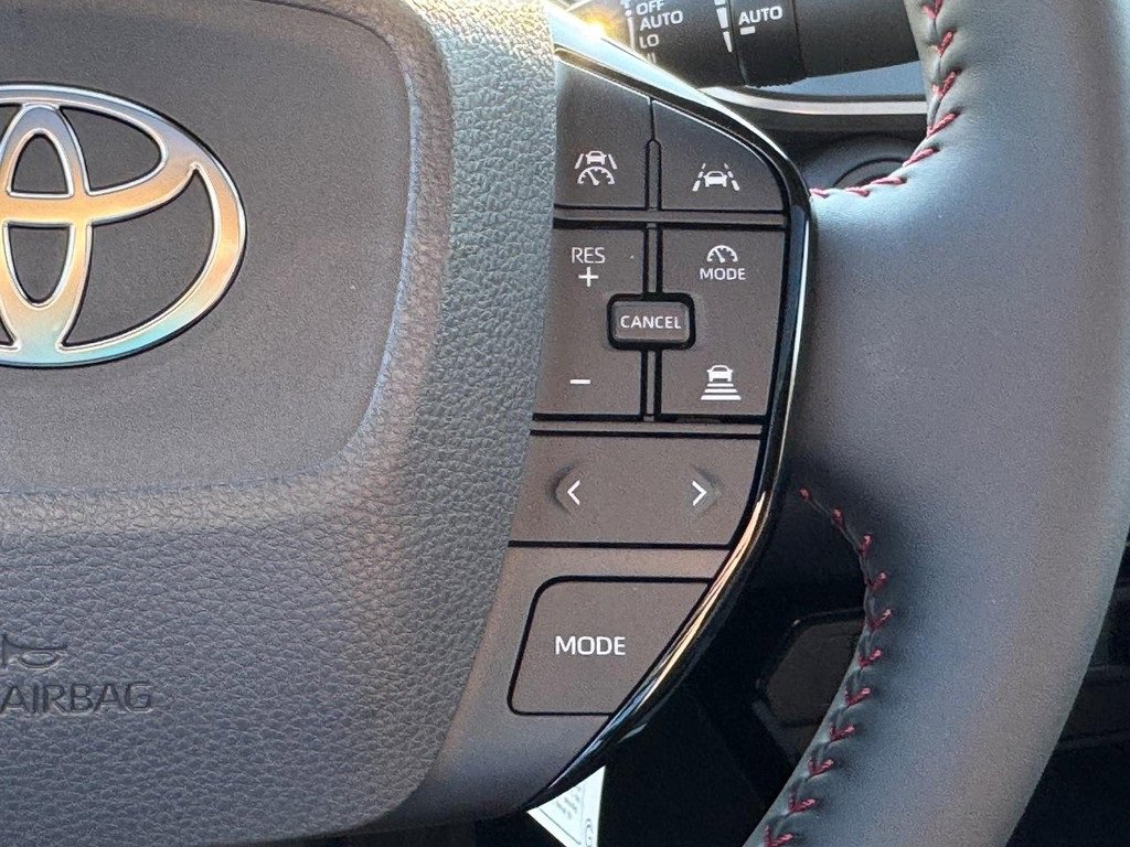 New 2025 Toyota Prius Plug-In Hybrid image 17