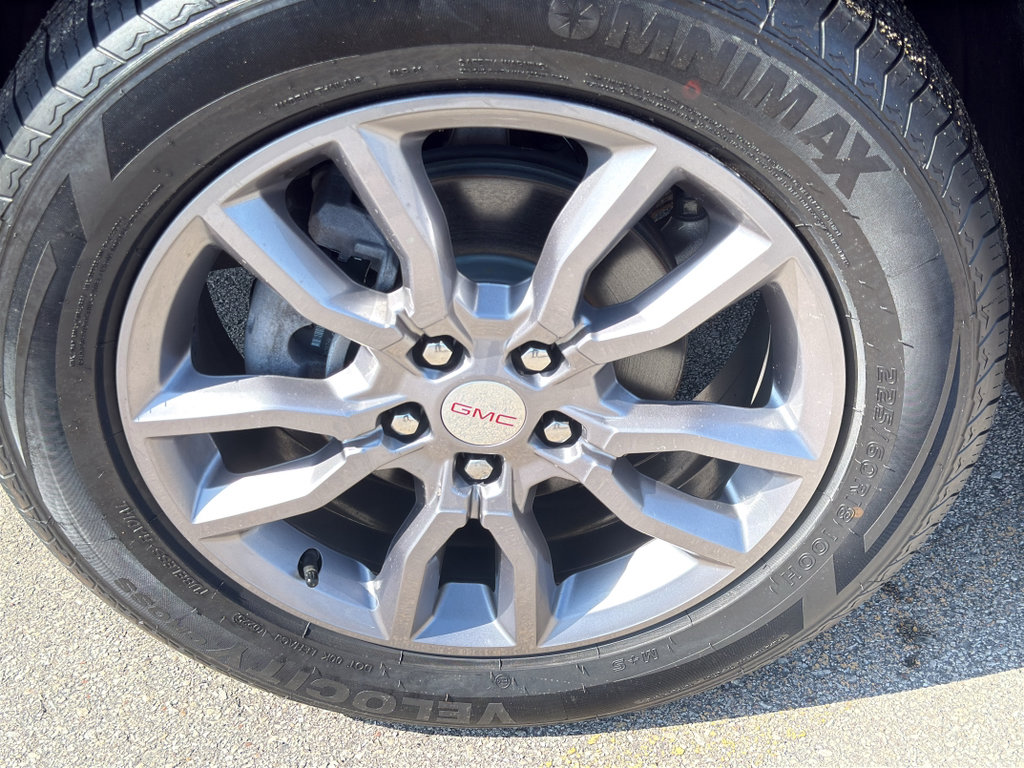 Used 2023 GMC Terrain SLT image 9