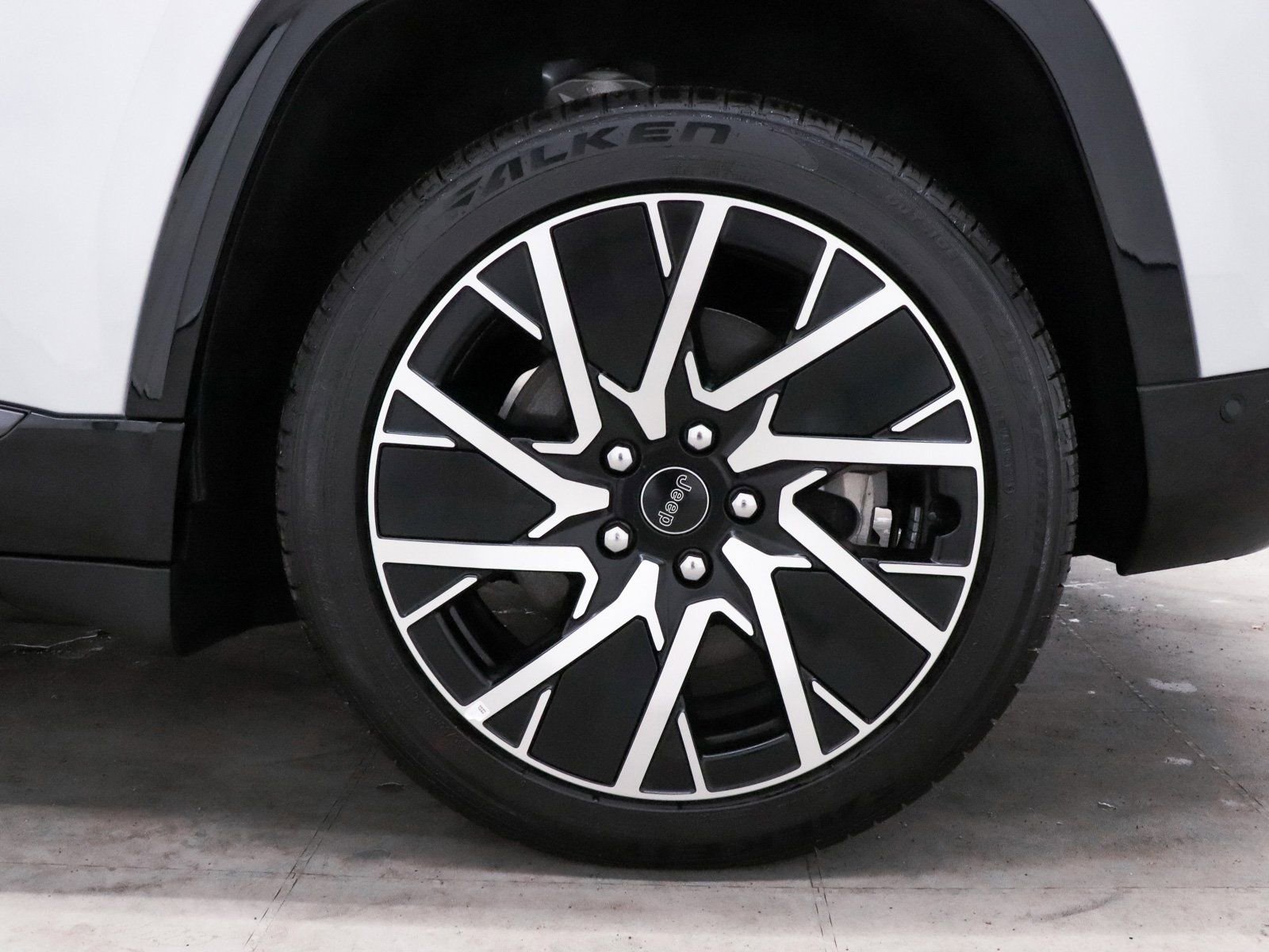 Used 2025 Jeep Wagoneer S Limited image 9