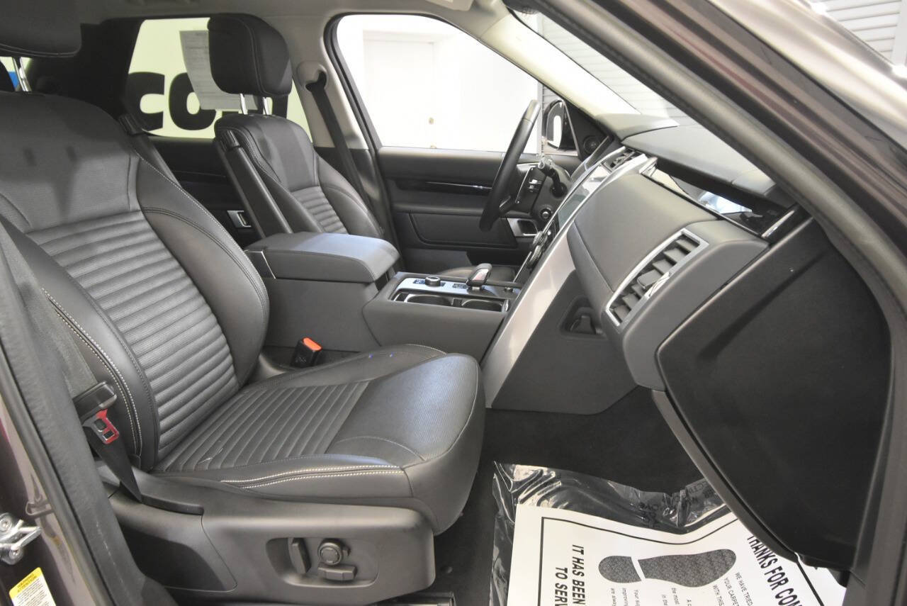 Used 2023 Land Rover Discovery S AWD/4WD image 18