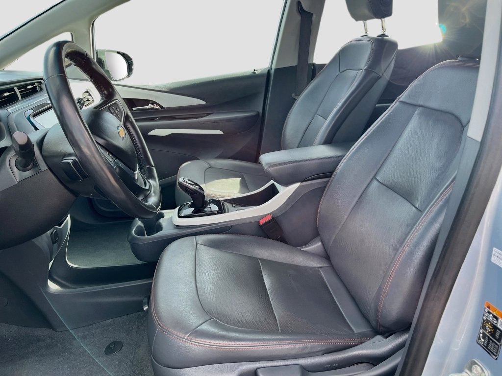 Used 2018 Chevrolet Bolt Premier w/ Driver Confidence II Package FWD image 22