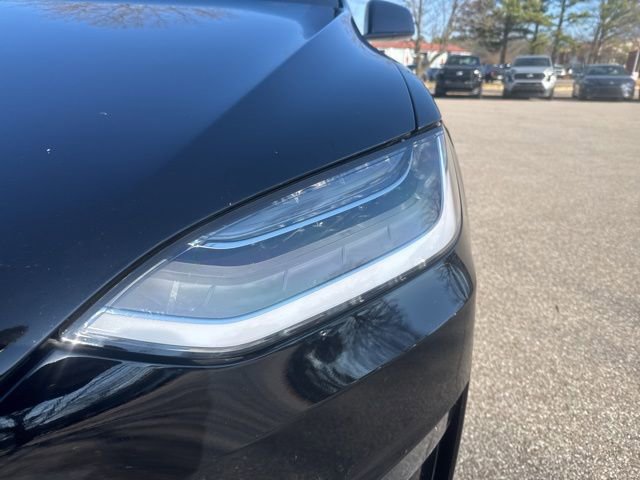 Used 2022 Tesla Model X image 9