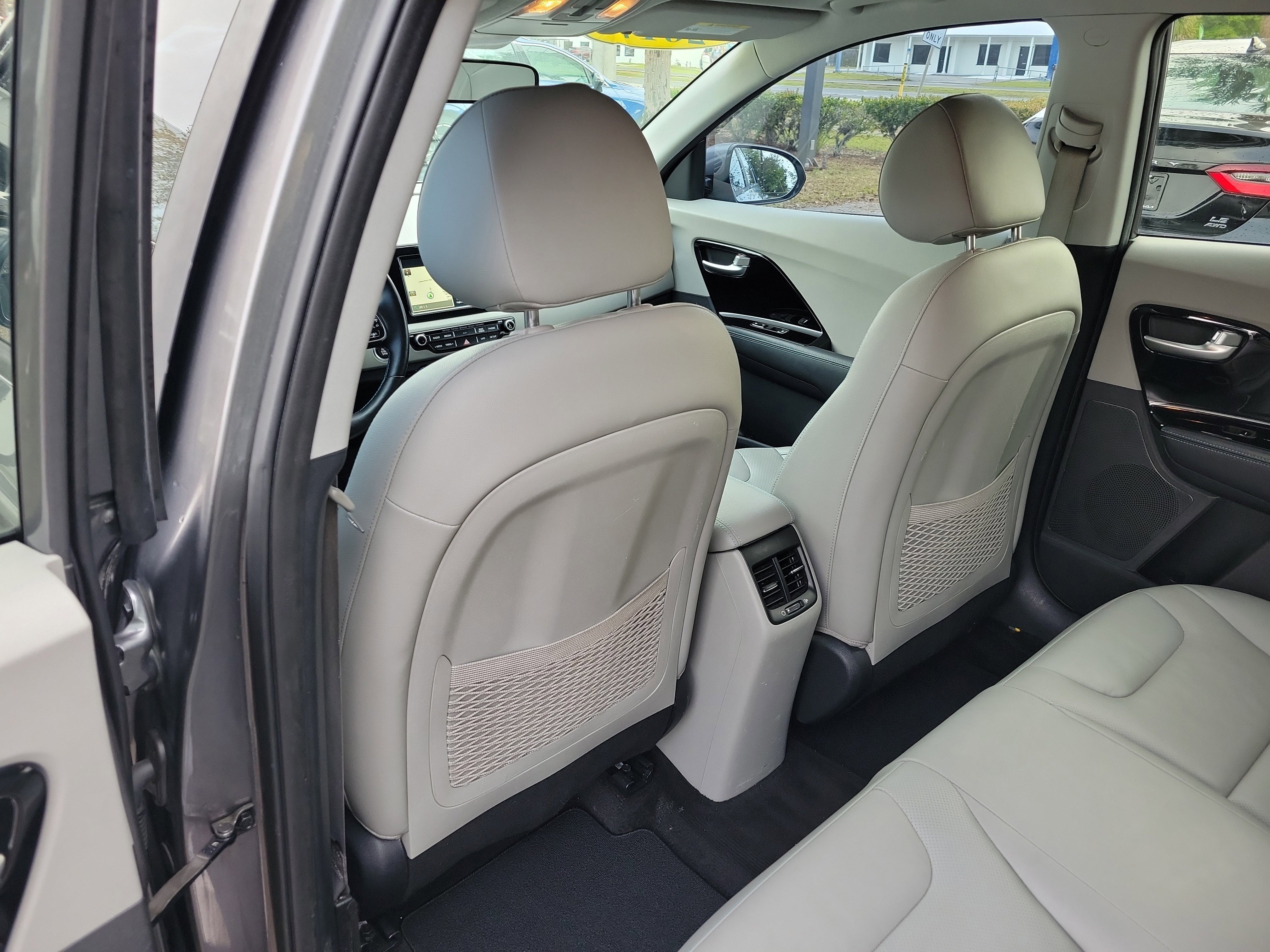 Used 2017 Kia Niro Touring image 16