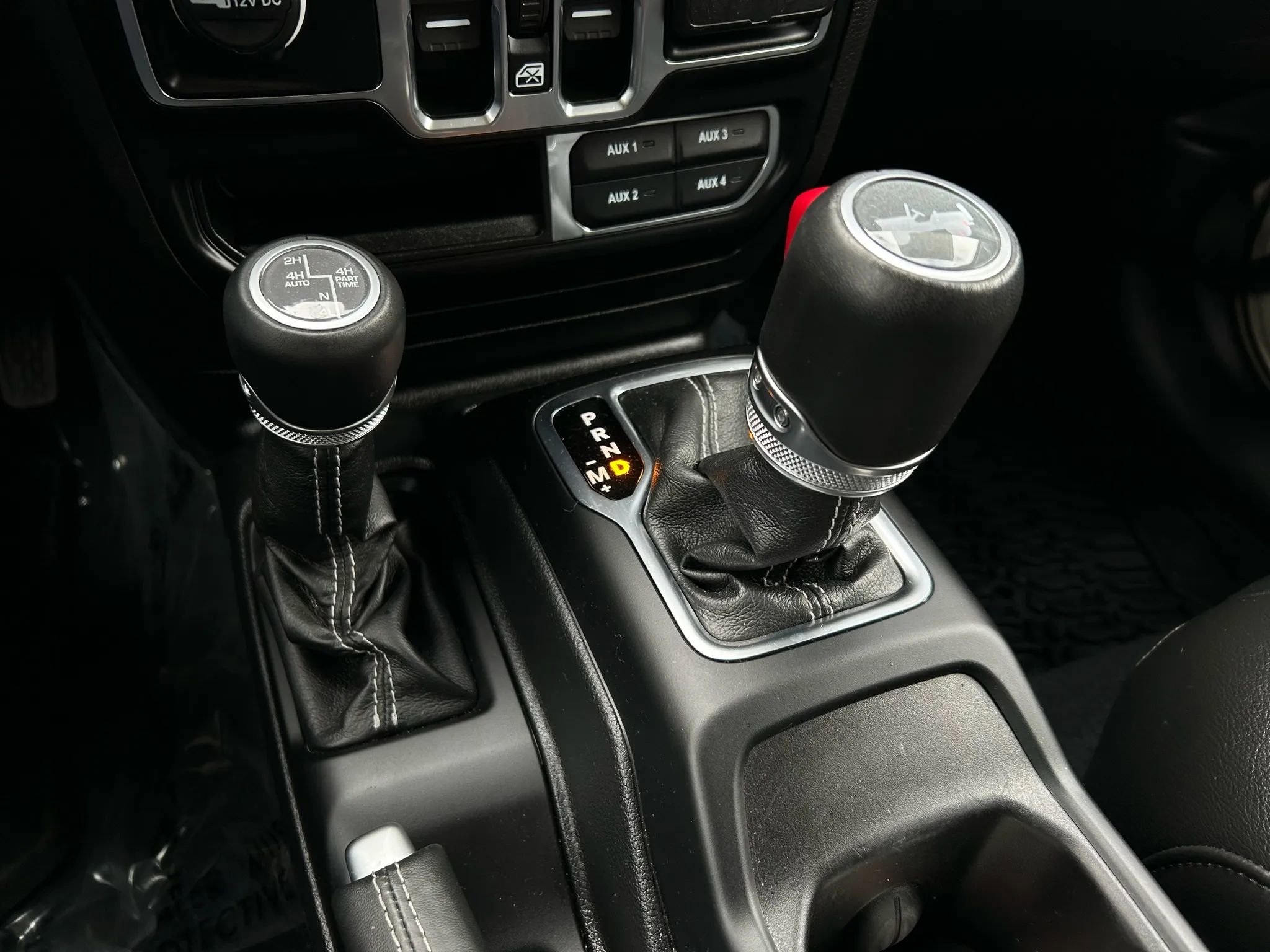 Used 2022 Jeep Wrangler Unlimited Sahara w/ Cold Weather Group image 21