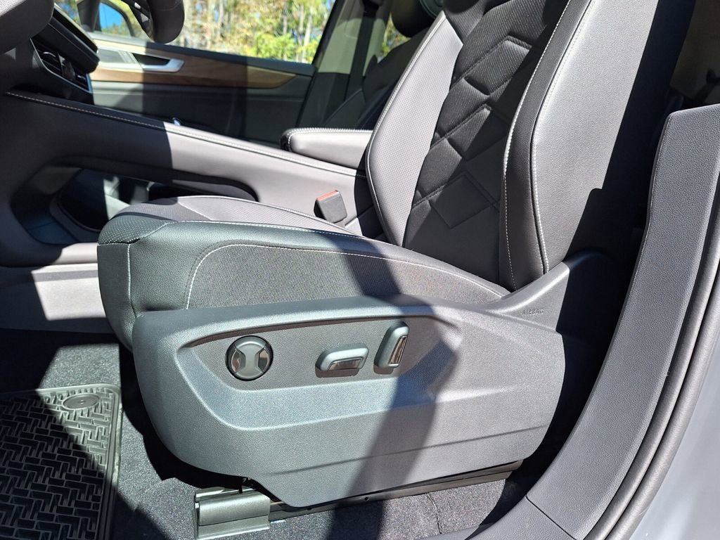 New 2026 Volkswagen Atlas SE image 10