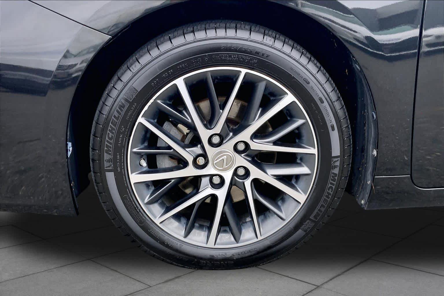 Used 2017 Lexus ES 350 FWD image 11