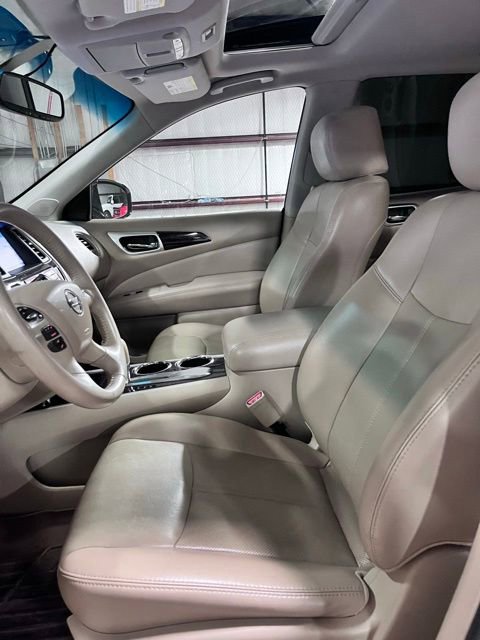 Used 2014 Nissan Pathfinder Platinum w/ Platinum Premium Package FWD image 12
