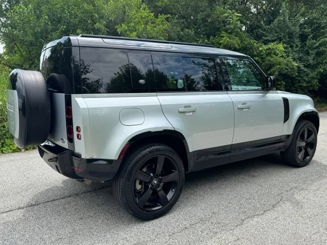 Certified 2023 Land Rover Defender 110 X-Dynamic SE AWD/4WD image 5