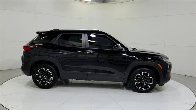 Used 2023 Chevrolet TrailBlazer LT w/ Convenience Package FWD image 9