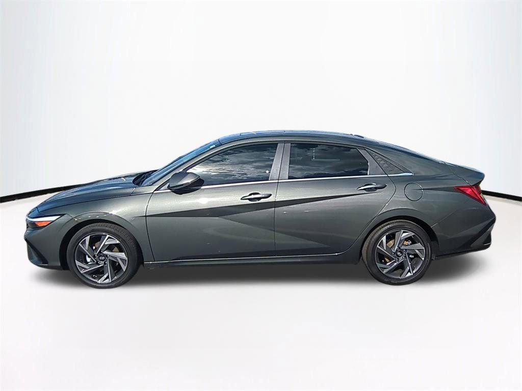 New 2026 Hyundai Elantra Limited image 8